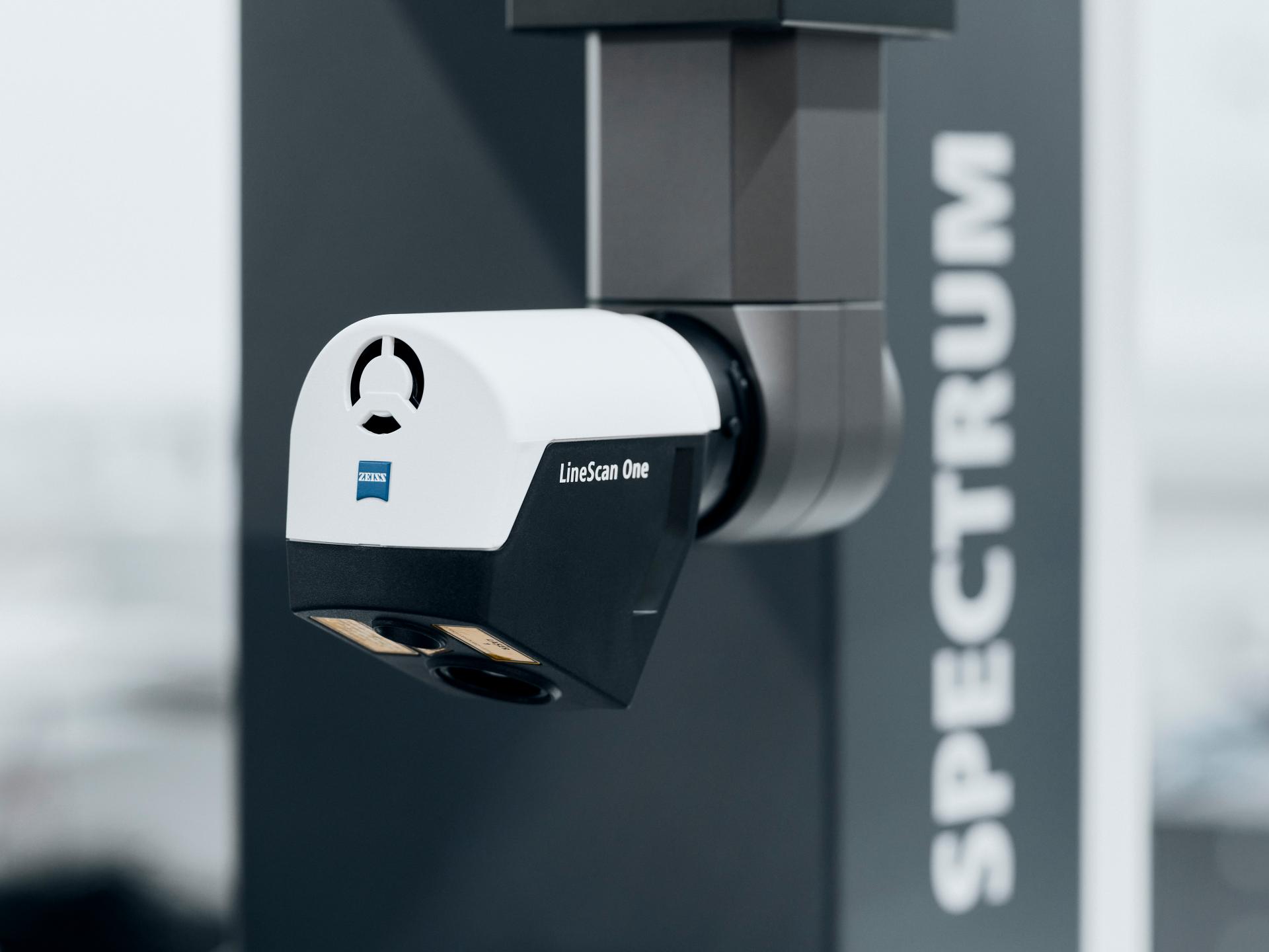Оптичният сензор ZEISS LineScan One с RDS на ZEISS SPECTRUM.