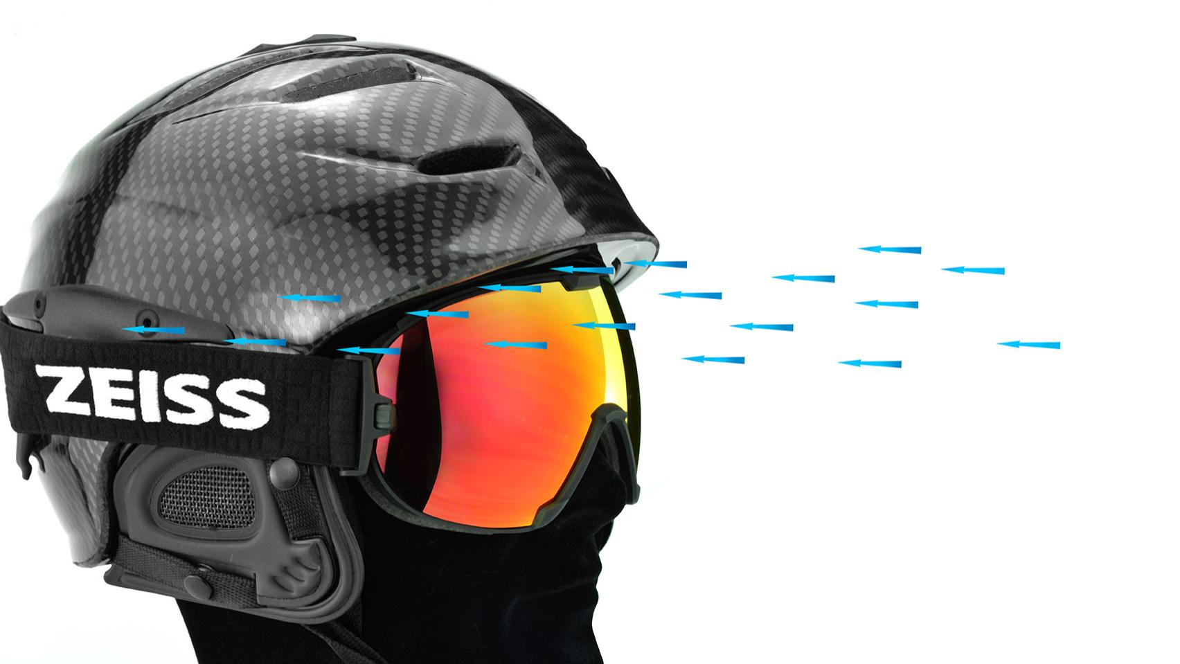 Черна каска с червени очила за сняг ZEISS