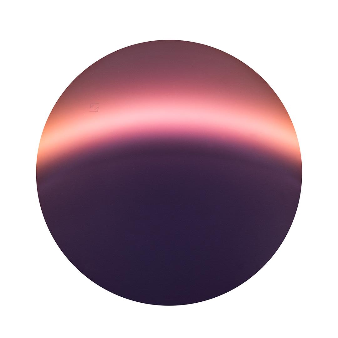 Примерен цвят на стъклата в нюанс Sweet Violet, подходящи при условия на слаба светлина. 