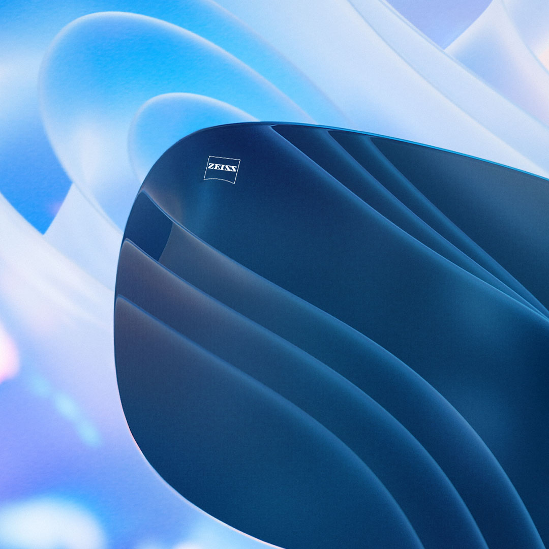 Показано е CGI изображение на затъмнени стъкла, които ефективно блокират отблясъците, видими на заден план.